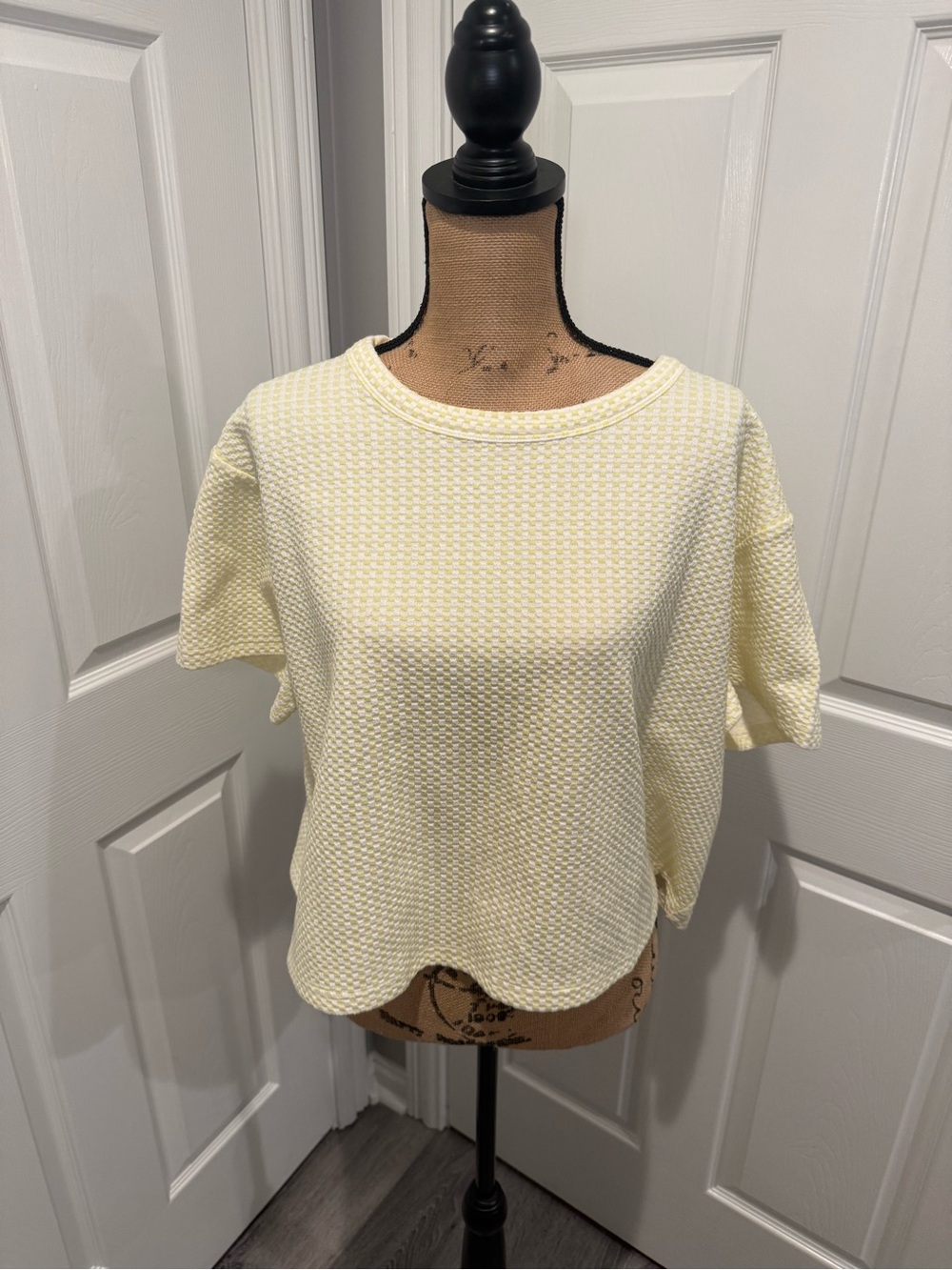 Lou & Grey Pale Yellow Textured Short-Sleeve Top